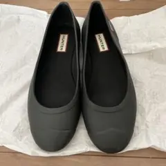 HUNTER ブラック フラットレインシューズ