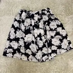 【美品】tocco 花柄スカート　Mサイズ　後ろゴムのサムネイル