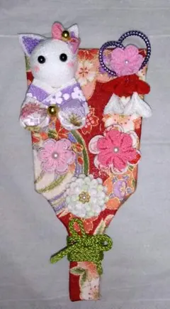 137　13cm羽子板　ちりめん細工　つまみ細工　ひなまつり