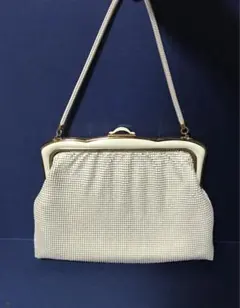 Item thumbnail for item 291287be-42a0-4253-9200-5a2f847863e9