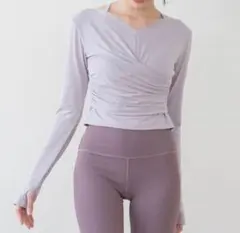 SAKURA カップ付きギャザークロスロングスリーブトップス パープル