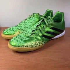 アディダス 27.5 サッカートレーニングシューズ「プレデター アブソラド