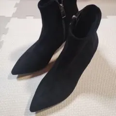 黒 スエード ジッパー付きショートブーツ