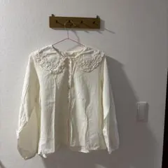 アイボリー フリル襟 長袖シャツ