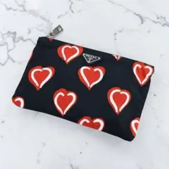 限定品 PRADA プラダ ハート柄ポーチ マルチポーチ 三角ロゴ ナイロン 黒のサムネイル