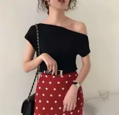 ！★大人気★！！【新品】❤︎トレンドのワンショルダー Tシャツ アシンメトリー