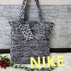 【美品】Nike ストライプパターン　ナイロン　トートバッグ　大容量