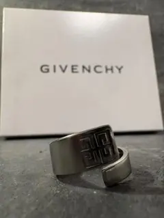 Givenchyリング26号前後
