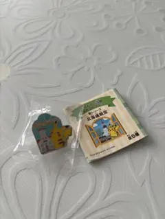 ポケモンスタンプバッジ ピカチュウ 切手型 ピンズ 小学館 - メルカリ