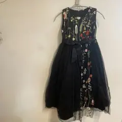 黒　花柄刺繍ドレス　（ノースリーブ）　発表会　120 130