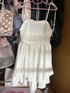 白いワンピース　フリル　キャミワンピ　ガーリー　森ガール　平成　シンプル　レトロ