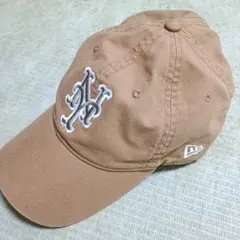 NEWERA ヤンキース ロゴ刺繍 ベージュ ベースボールキャップ9THIRTYのサムネイル