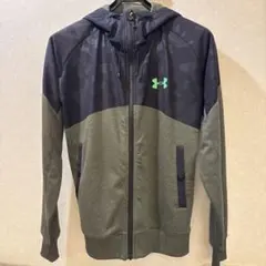 Under Armour 迷彩柄 フード付きジャケット