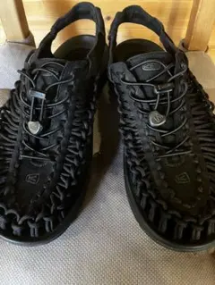 KEEN ・UNEEK ブラック