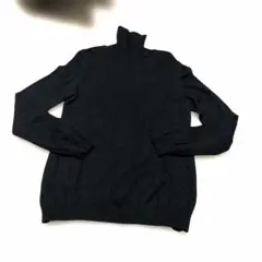 今日だけ価格。ユニクロの黒のカシミヤ100%タートルネックセーター