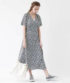 titivate ティティベイト フラワープリント カシュクール ワンピース