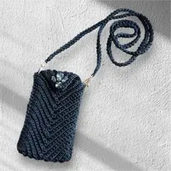 ハンドメイド　ブラック✖️ビジュー　編み物 スマホ　ショルダーバッグ　ブラック