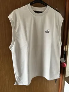 新品未使用　CONVERSE ノースリーブベスト 刺繍