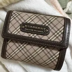 ⭐極美品⭐BURBERRY ノバチェック 二つ折り財布 シルバー ⭐︎極美品⭐︎BURBERRY バーバリー 二つ折り財布 ノバチェック - メルカリ