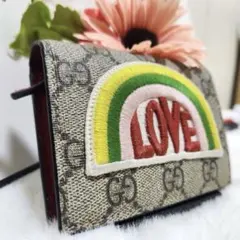 ✨極美品　付属品完備✨グッチ　二つ折り　LOVE 刺繍　PVC マルチカラー