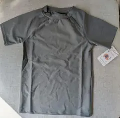 【新品】110 ラッシュガード 半袖 グレー 子供用 水着 男の子 女の子