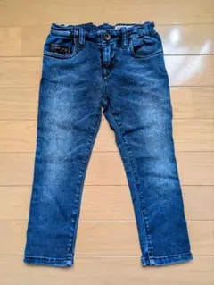 Item thumbnail for item c21ea13c-d209-4cb3-8114-2bfe50dd2b70