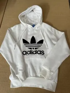 値下げしました‼︎adidas ホワイト フード付きパーカー