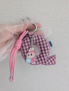 め*ん様 [正規品]ラブブPIN FOR LOVE　 イニシャルアルファベットペ