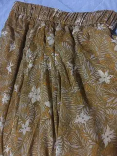新品未使用　アズールバイマウジー　花柄スカート