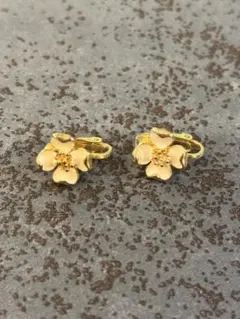 ゴールド 花デザイン クリップ式イヤリング