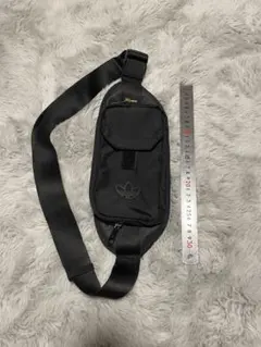 adidas ボディバッグ ブラック　originalsのサムネイル