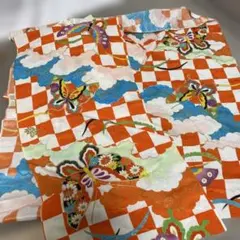 蝶の刺繍入りオレンジチェック着物　端切れ