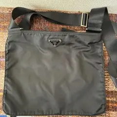 プラダ ショルダーバッグ サコッシュ ブラック 三角ロゴ テスートナイロン