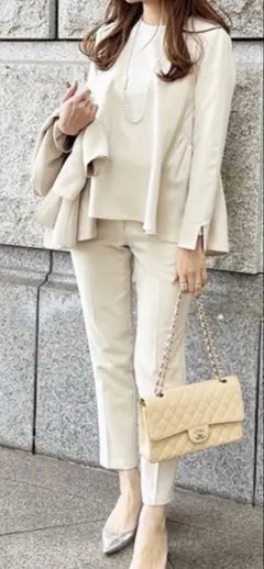 アイボリー フレアシルエット セットアップ