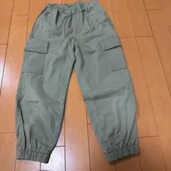 ユニクロ　カーゴジョガーパンツ　カーキ　120㎝