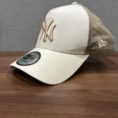 NEW ERA NY ヤンキース メッシュキャップ ベージュ　26100303