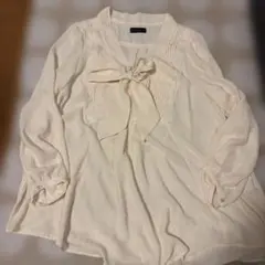 apart by lowrys リボン付きブラウス 長袖 クリーム色　サイズM