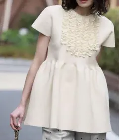 美品♡ELFRANK フロントフリルペプラム半袖ニットプルオーバーのサムネイル