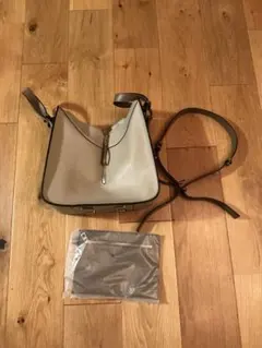 Lapistal 牛革ハンモックバック 妥協なし！念願の牛革ハンモックバッグを購入♡本革バッグが1万円以下