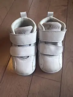 アシックス　白　スニーカー　13.5cm