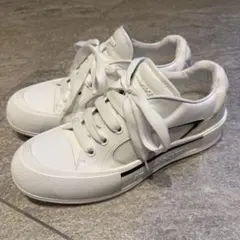 Alexander McQueen スニーカー ホワイト　価格交渉OK! 超美品のサムネイル