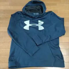 Under Armour ネイビーパーカー Mサイズ