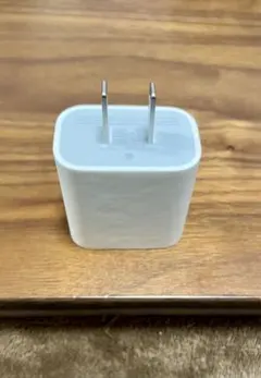 新品　Apple 20W USB-C 電源アダプタ