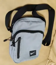 NIKE ミニショルダーバッグのサムネイル