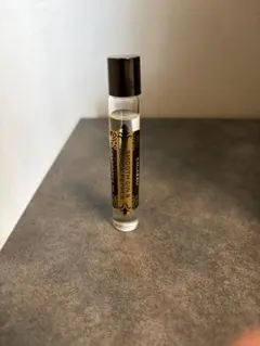 マリナウ沈香オイル2.5ml【3.0mlボトル使用】 - メルカリ