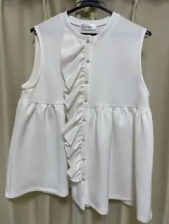 Myu フリル付きノースリーブシャツ ホワイト　新品　未使用