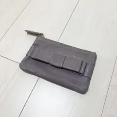 ヴァレンティノガラバーニ ポーチ 薄紫 グレイッシュパープルのサムネイル