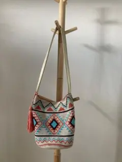 VIVAYOU幾何学模様のショルダーバッグ