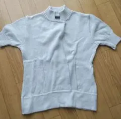 襟元ボタンで魅せ方色々　綿ニット　爽やかライトグレー　カシュクール　リブ袖