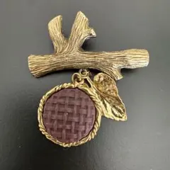 中古　ブローチ